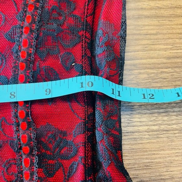 Red & Black Corset-Style Bustier w/ Lace & Ruffle Hem - Picture 2 of 8